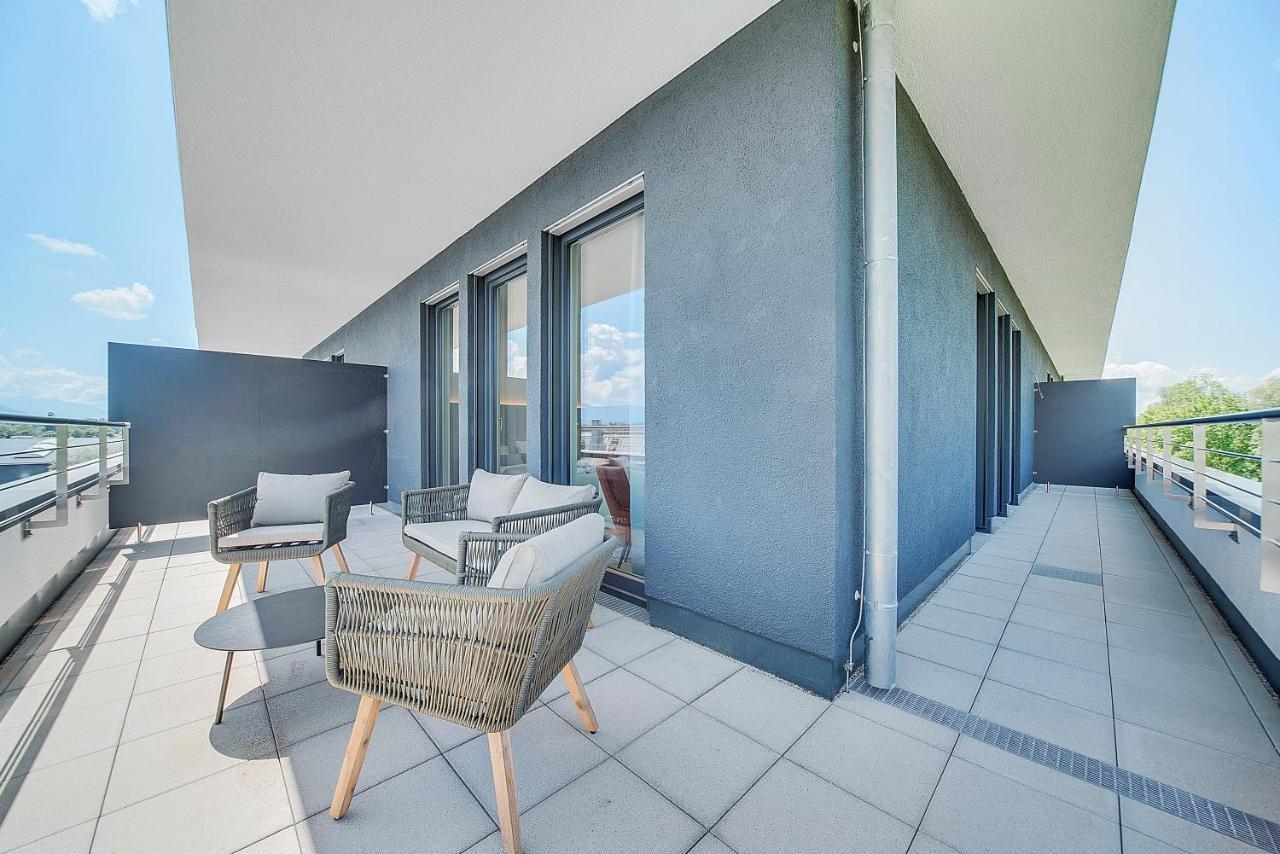 Bright: Rosenheim Aicherpark Exterior photo